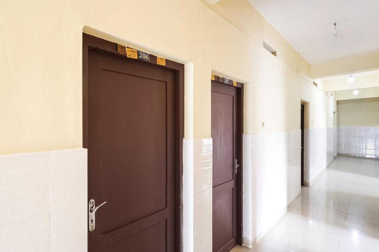 สปอต ออน 60665 รอยัล ทัวริสต์ โฮม Hotel Valancheri ภายนอก รูปภาพ