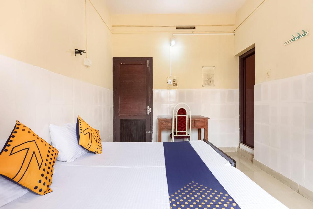 สปอต ออน 60665 รอยัล ทัวริสต์ โฮม Hotel Valancheri ภายนอก รูปภาพ